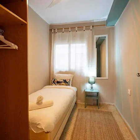 Piso Luminoso Y Conectado, A 5 Min De La Ciudad De Artes アパート バレンシア