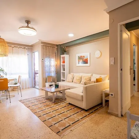 Piso Luminoso Y Conectado, A 5 Min De La Ciudad De Artes アパート *