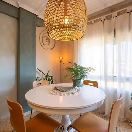 Piso Luminoso Y Conectado, A 5 Min De La Ciudad De Artes バレンシア