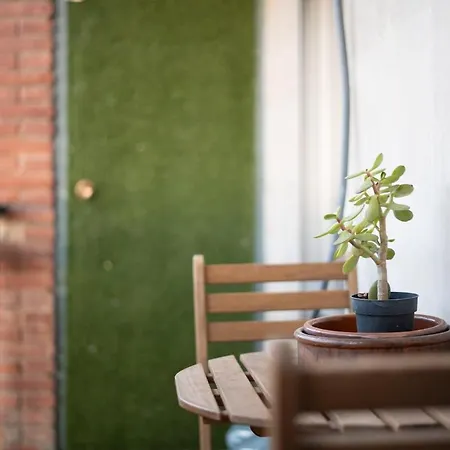 Piso Luminoso Y Conectado, A 5 Min De La Ciudad De Artes アパート