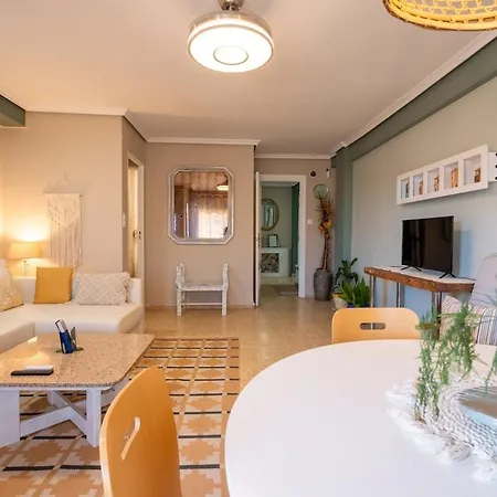 Piso Luminoso Y Conectado, A 5 Min De La Ciudad De Artes アパート *