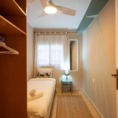 Piso Luminoso Y Conectado, A 5 Min De La Ciudad De Artes アパート